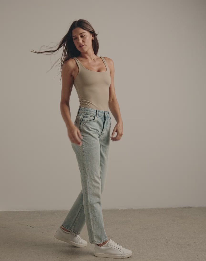 Contour Scoopneck Tank